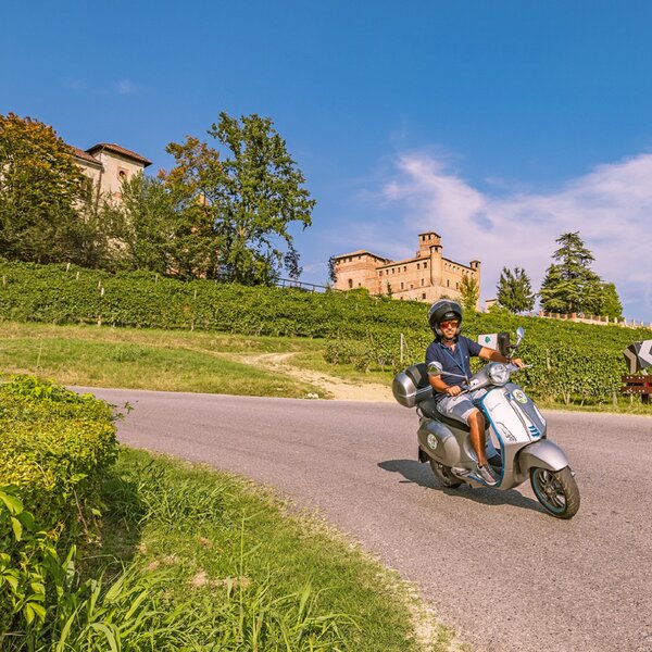 Elektrische Vespa-Tour durch die Langa del Barolo